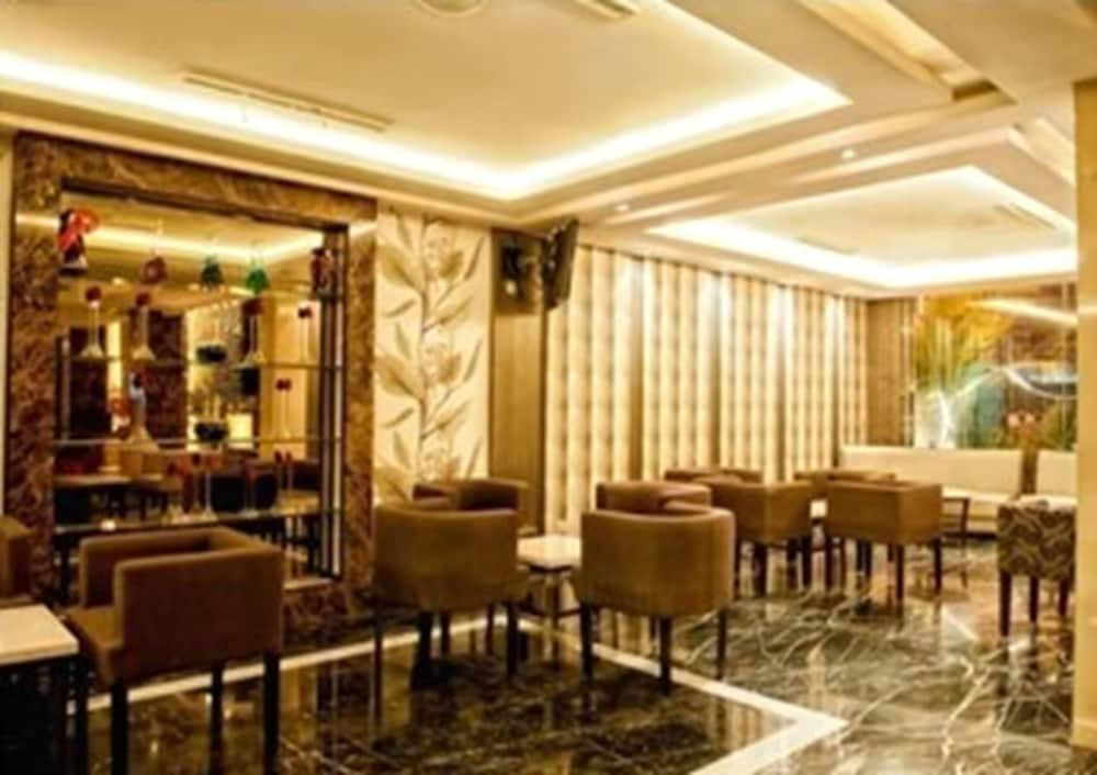 Grand Sakura Hotel Medan Dış mekan fotoğraf