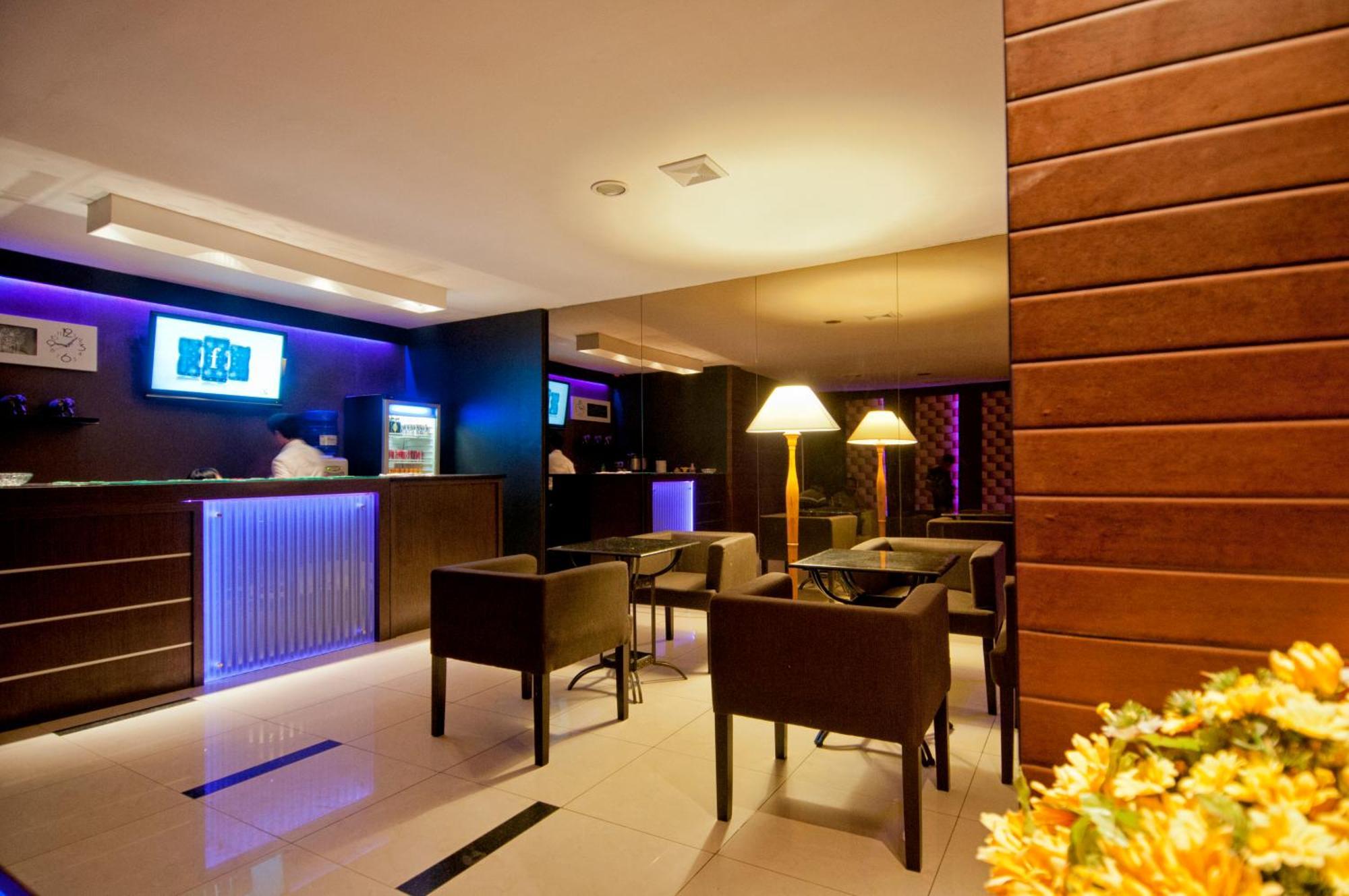 Grand Sakura Hotel Medan Dış mekan fotoğraf