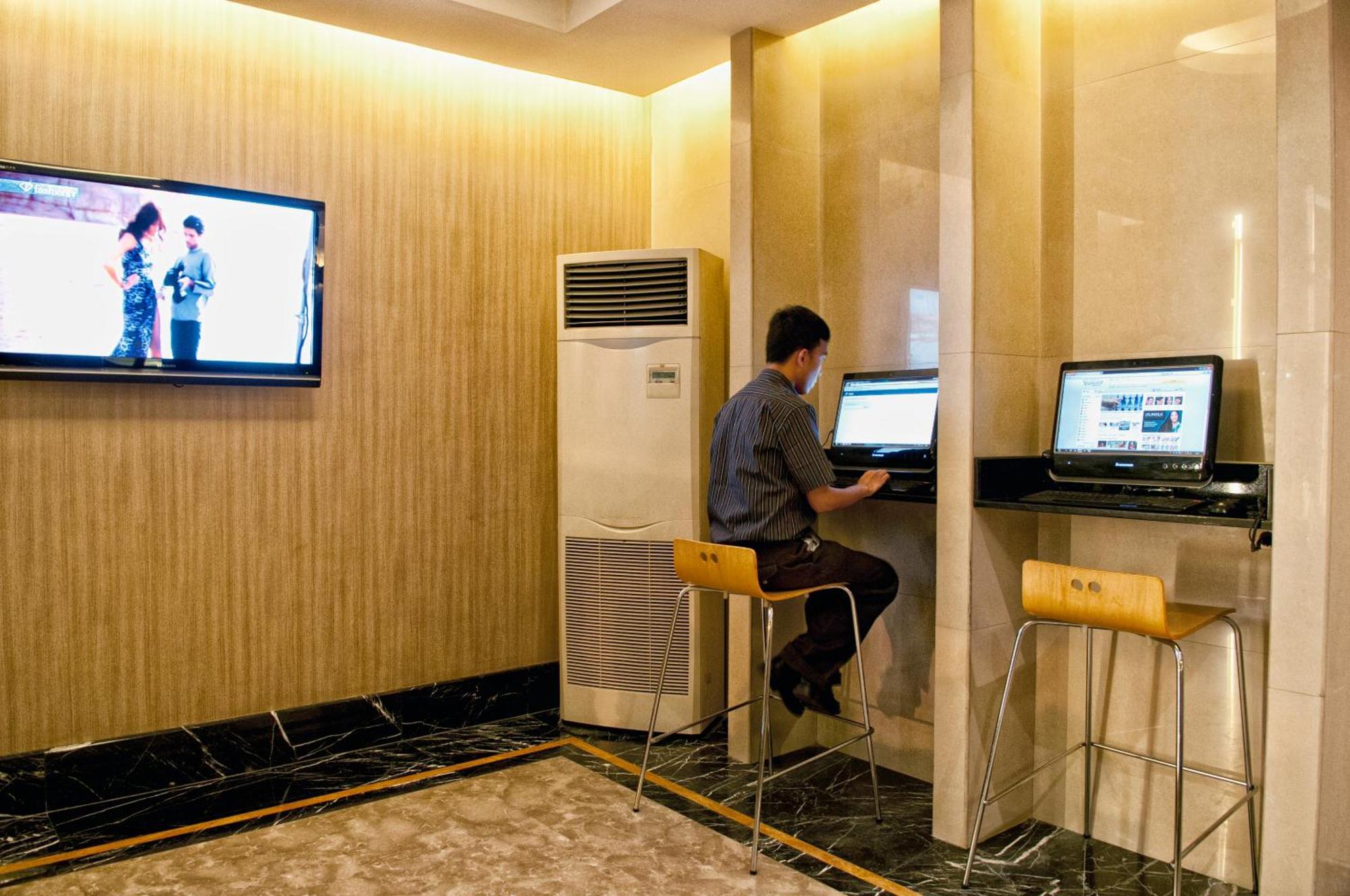 Grand Sakura Hotel Medan Dış mekan fotoğraf