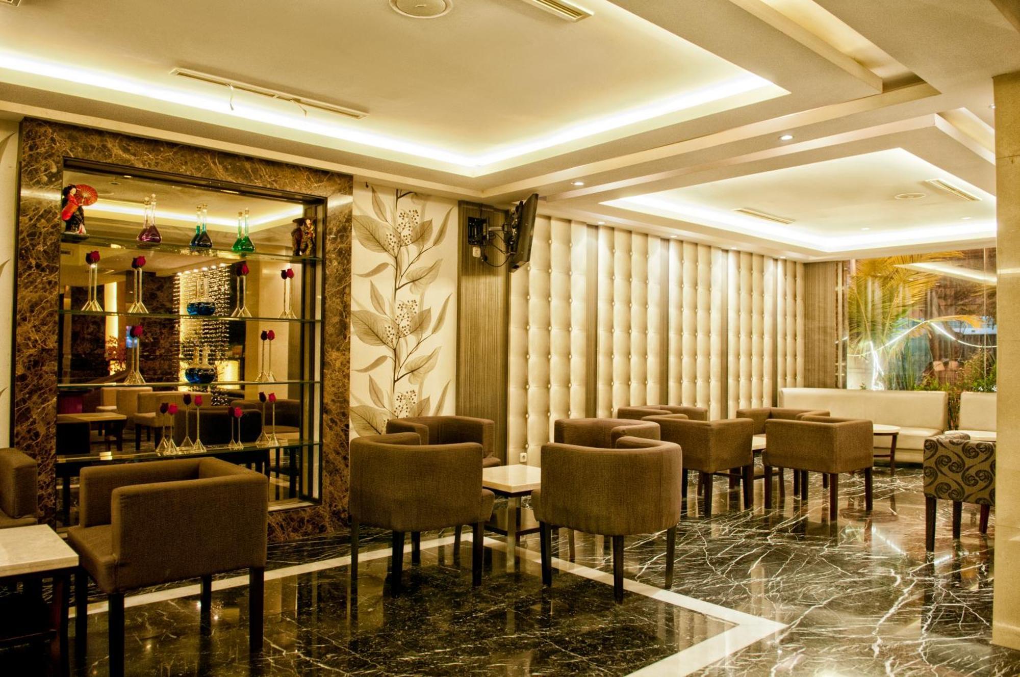 Grand Sakura Hotel Medan Dış mekan fotoğraf